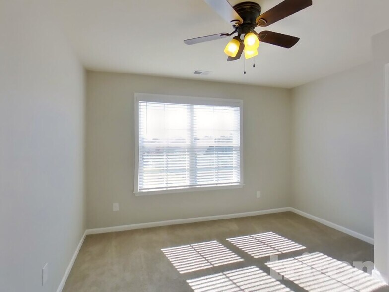 Building Photo - 634 Ridgeville Crossing Dr