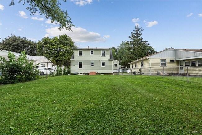 Building Photo - 211 Windemere Rd