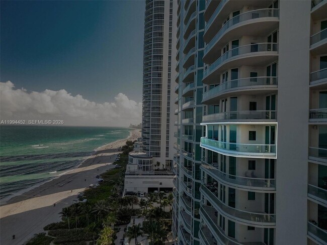 Building Photo - 16047 Collins Ave