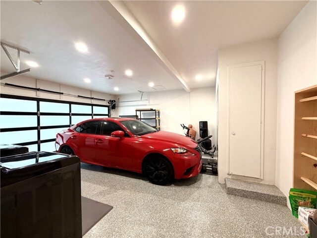 Building Photo - 9912 Newcomb Ave