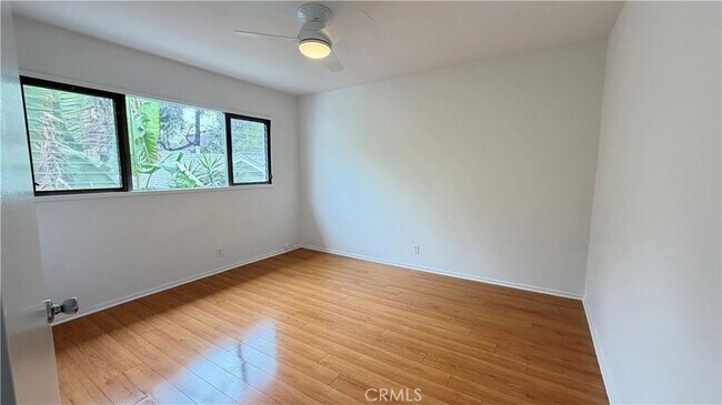Building Photo - 919 N Orange Grove Ave