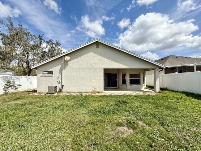 Building Photo - 27519 Sky Lake Cir