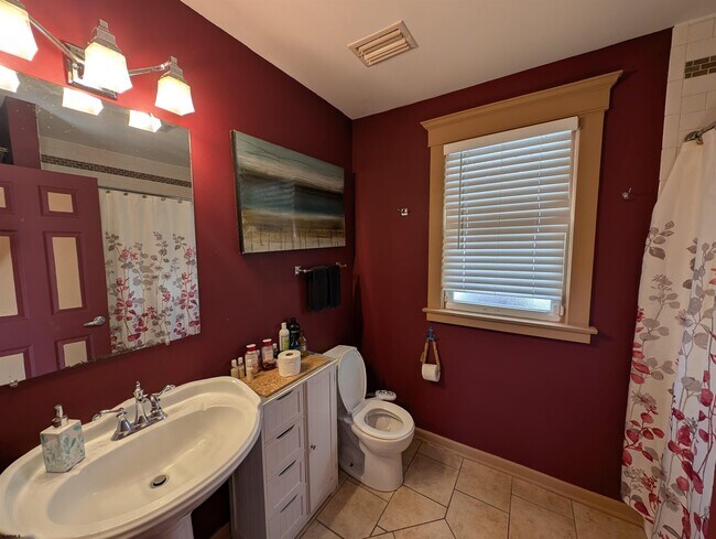 Building Photo - 450 N Connecticut Ave