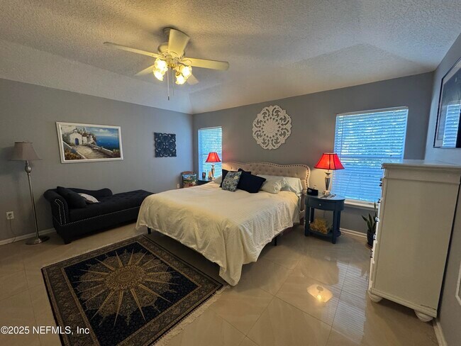 Building Photo - 12402 Mt Pleasant Woods Dr