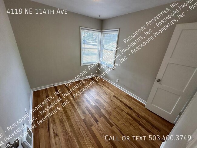 Building Photo - 4118 NE 114th Ave