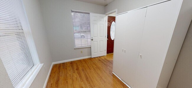 Building Photo - 13806 Cambourne Dr