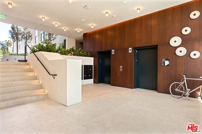 Building Photo - 3004 W Sunset Blvd