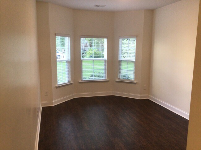 Building Photo - 132 McKelvey Pl