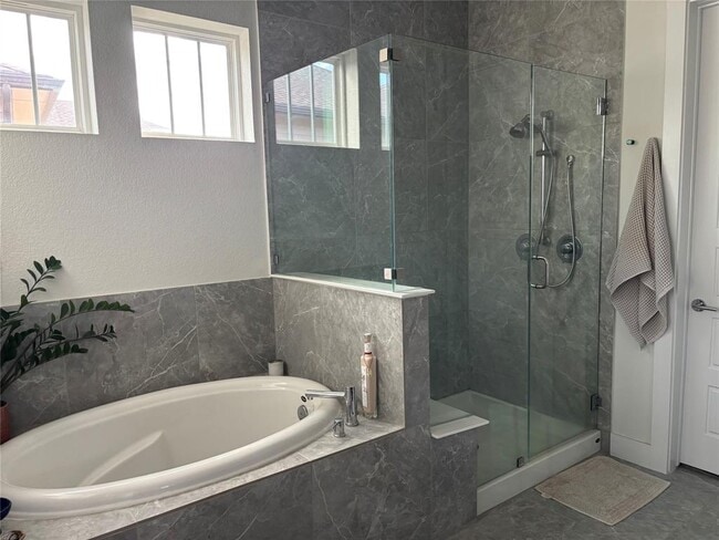 Building Photo - 9204 Apogee Blvd