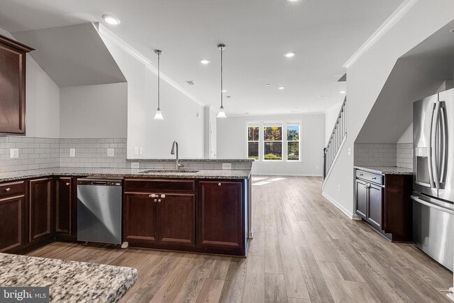 Building Photo - 45114 Kincora Dr