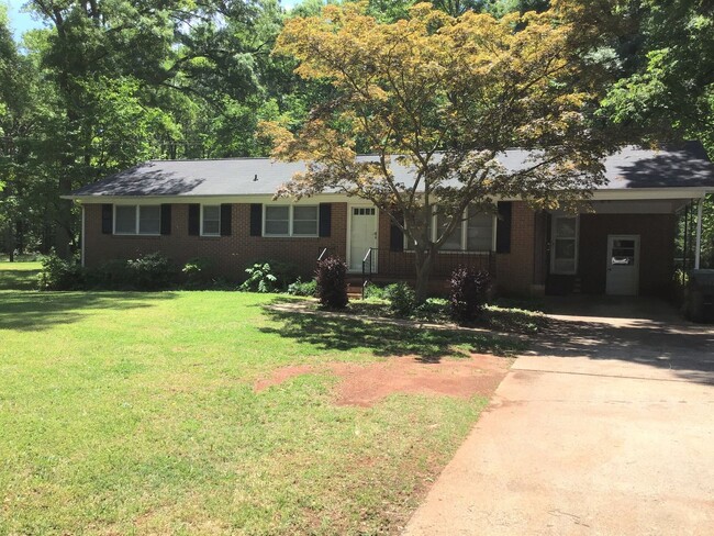 Primary Photo - 3 Bedroom 2 Bathroom Brick Ranch Home near...