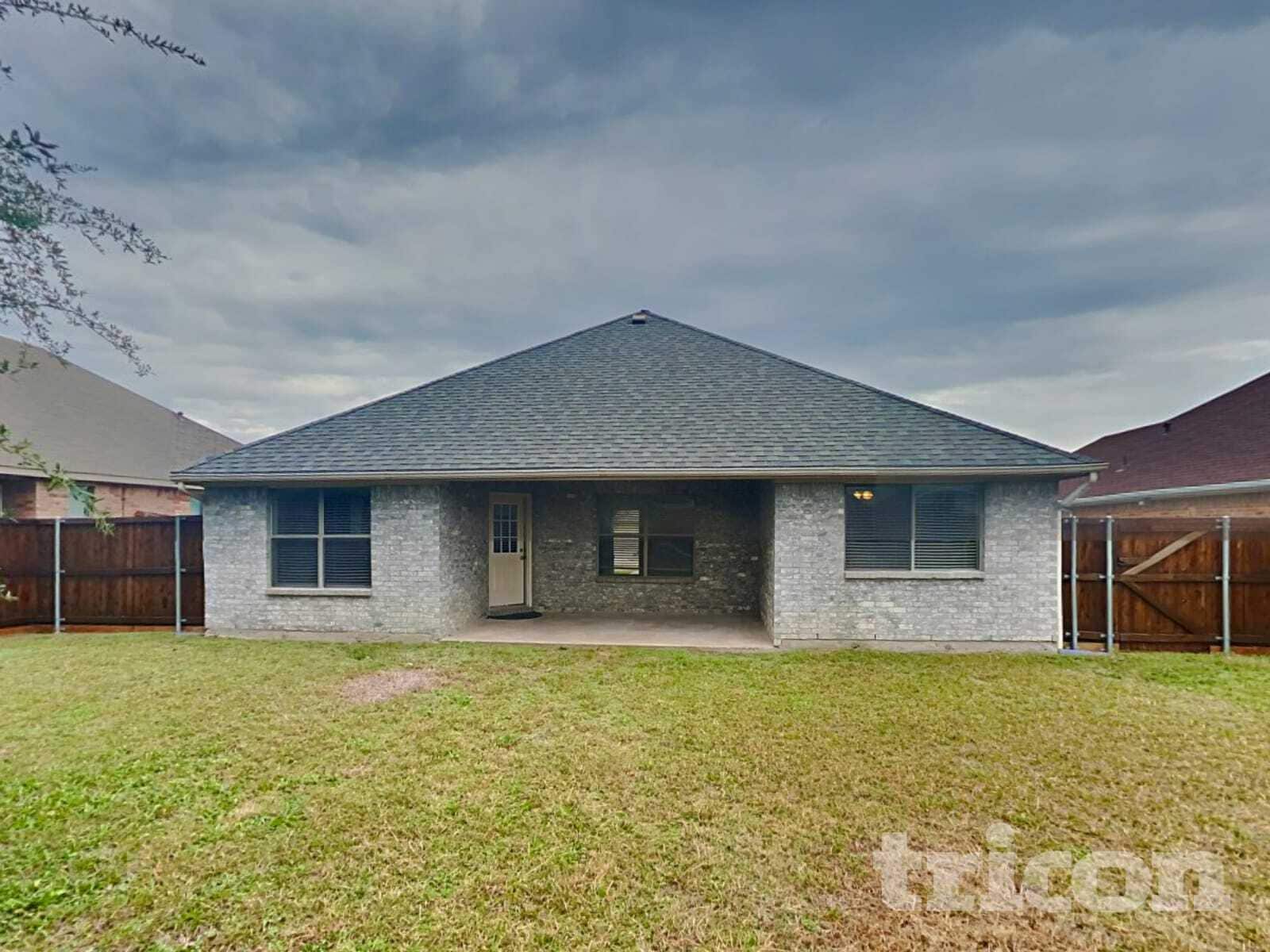 Building Photo - 117 Magnolia St