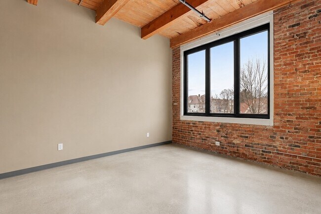 Building Photo - 950 Dorchester Ave