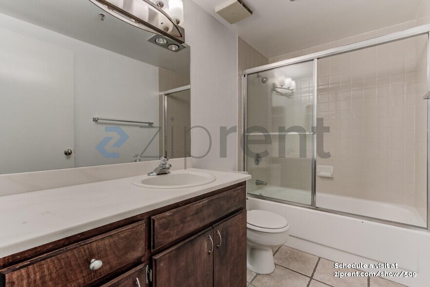 Building Photo - 900 Bush St