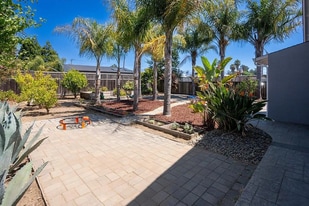 Building Photo - 140 Suburbia Ave
