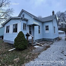 Building Photo - "Charming 3-Bed Bungalow, Laminate Floorin...