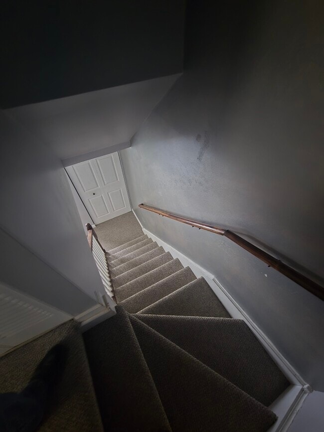 Building Photo - 4V S Fernwood Dr