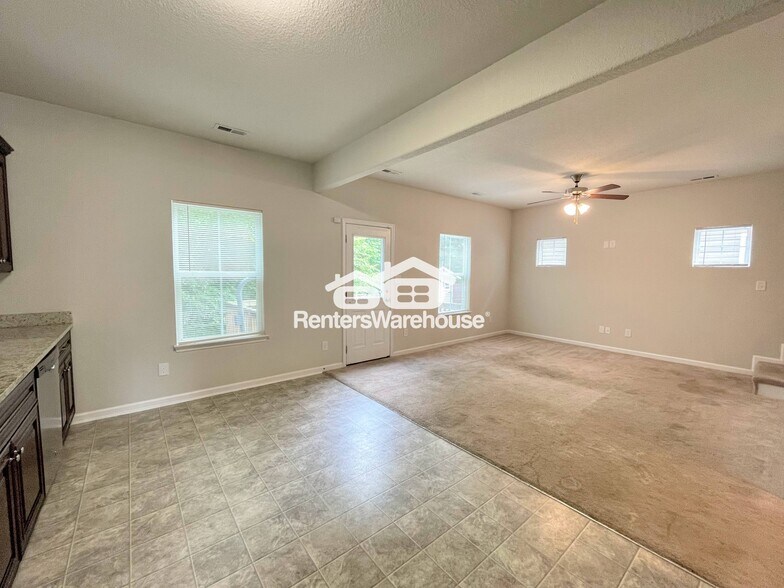Building Photo - 728 Rosewell Ave