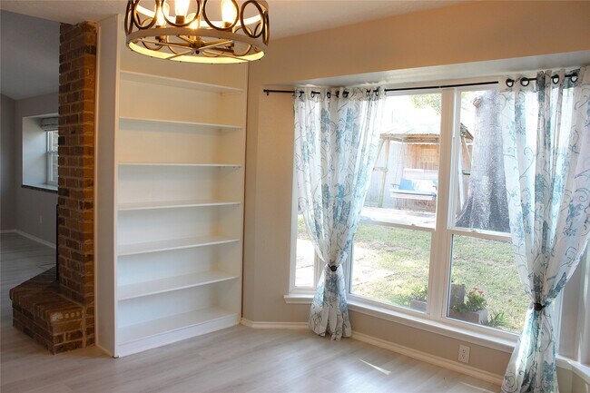 Building Photo - 1210 Three Forks Dr