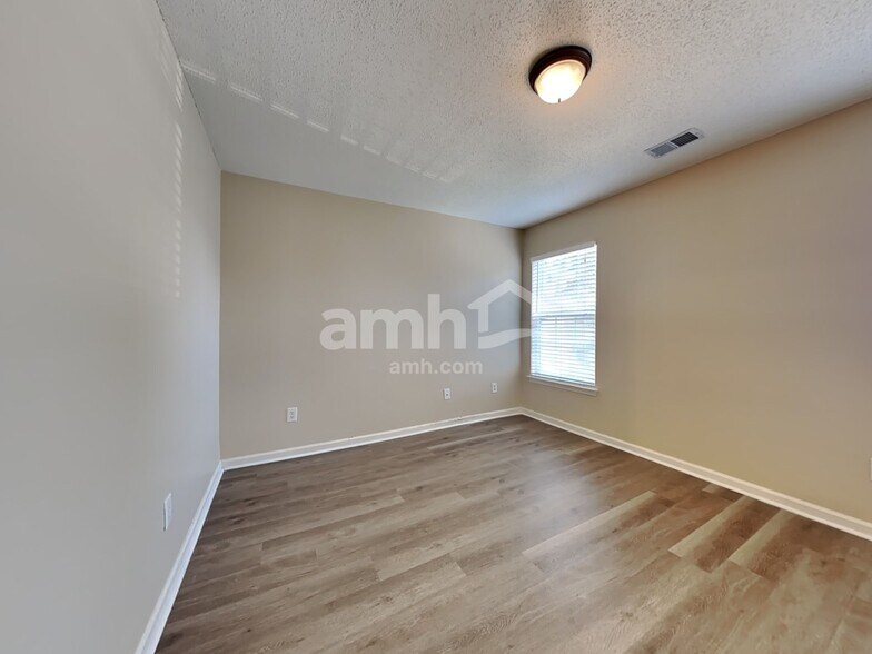 Building Photo - 224 Bainsbury Ln