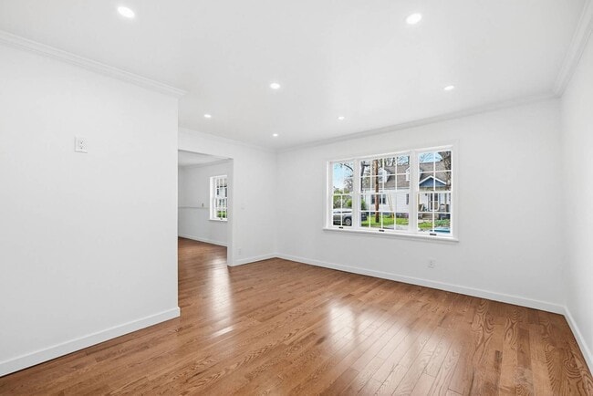 Building Photo - 11 Berry St