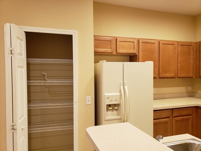 Building Photo - Nice 3 Bed 2 Bath Town Home located in San...