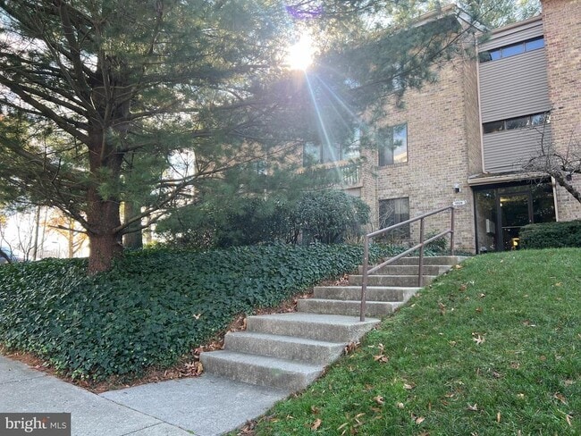 Building Photo - 10528 Cross Fox Ln