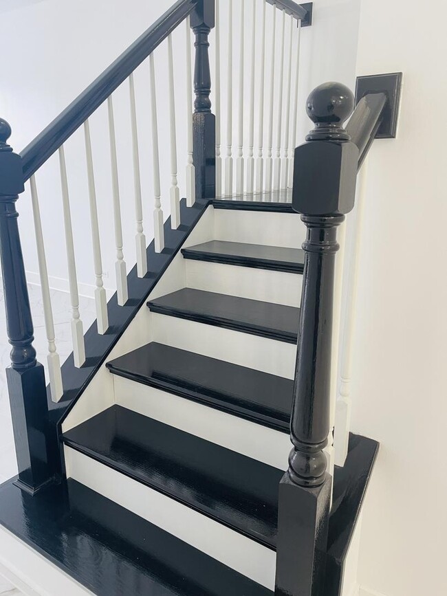 Building Photo - 2813 Powell Ct