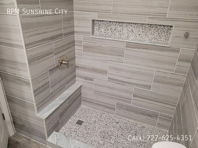 Building Photo - 1628 Pine St