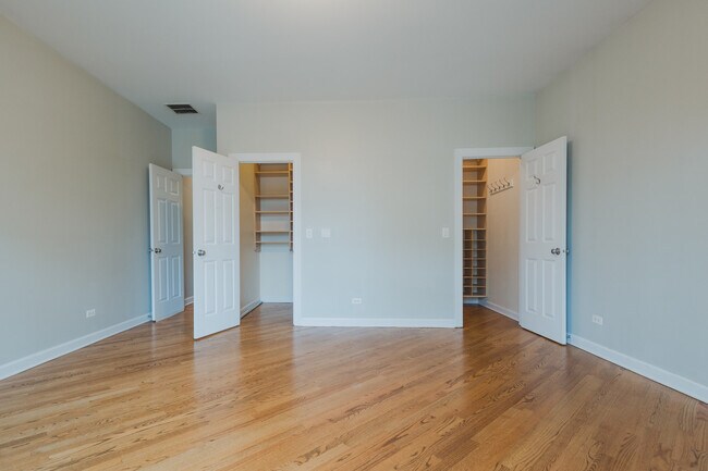 Building Photo - 1527 N Hudson Ave
