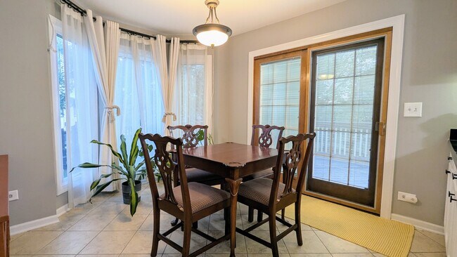 Building Photo - 14 Nicolette Ave