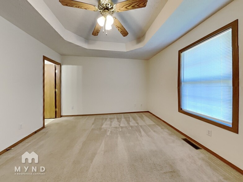 Building Photo - 1721 Windmill Way