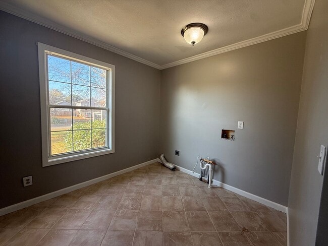 Building Photo - 4 Bedrooms, 3 Bathrooms with potential 5th Bedroom and Loft/Office in Euharlee!