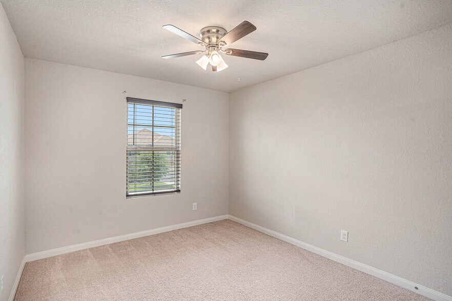 Building Photo - 533 Sand Trail St
