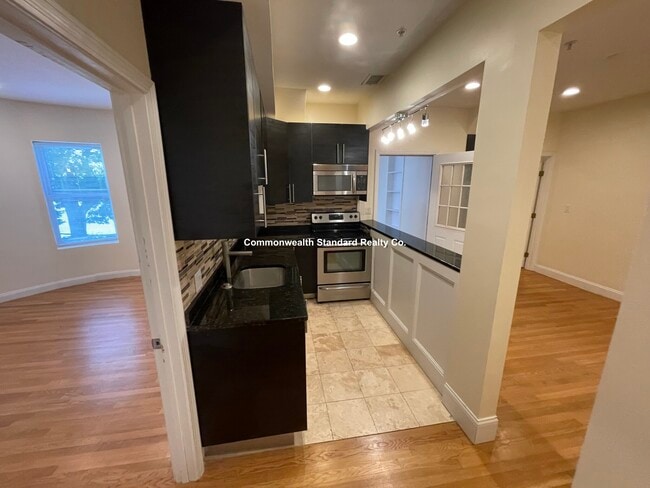 Building Photo - 1801 Beacon St