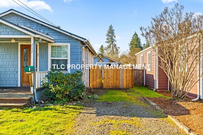 Building Photo - 717 S 2nd St