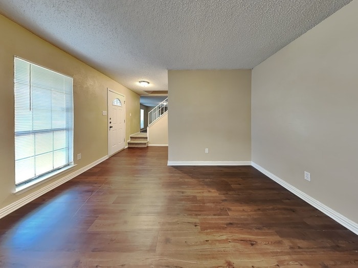 Building Photo - 209 Ripplewood Dr