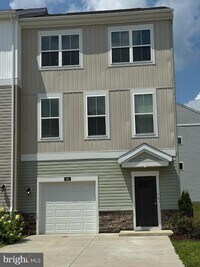 Building Photo - 400 Honeyberry Ln