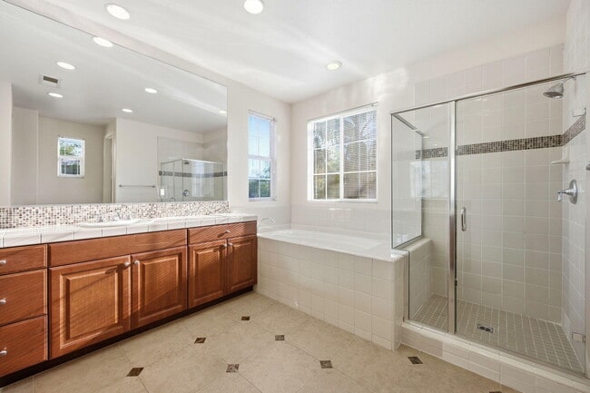 Building Photo - 35495 Domani Dr