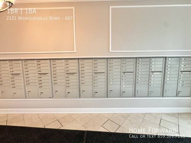 Building Photo - 2121 Nicholasville Rd