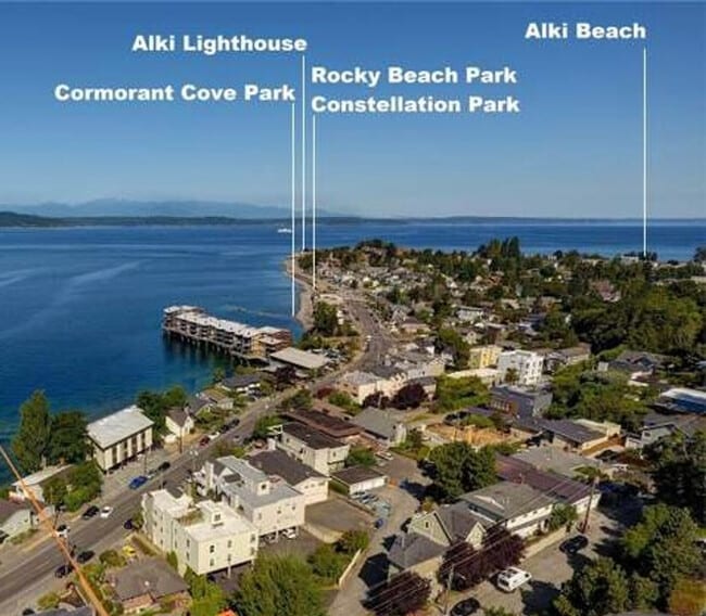 Building Photo - 4136 Beach Dr SW