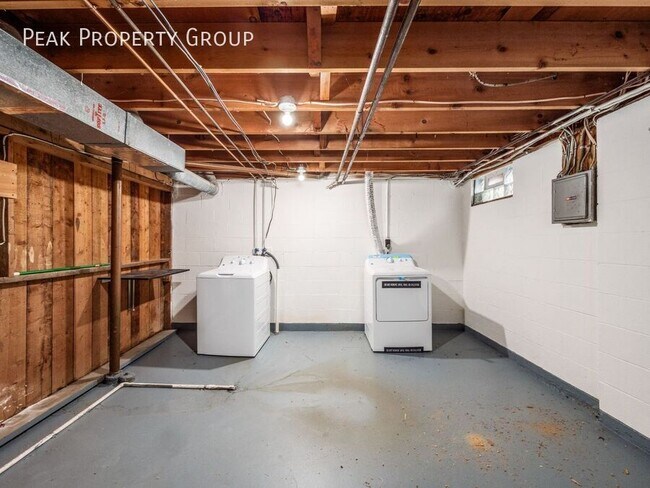 Building Photo - 4507 Westborough Dr W