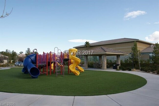 Building Photo - 382 Dogleg Dr