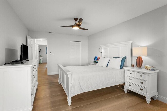 Building Photo - 5955 30th Ave S