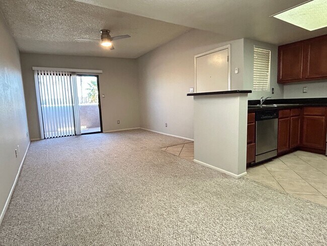 Building Photo - 1 BEDROOM THUNDERBIRD PASEO
