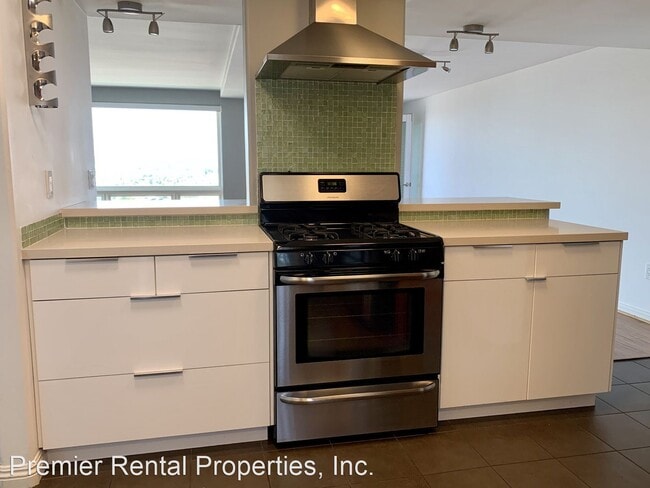 Building Photo - 2234 Brant St