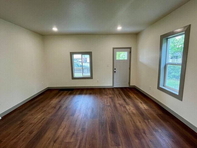 Building Photo - 3 Bed 1.5 Bath Single Family Home in Wausau