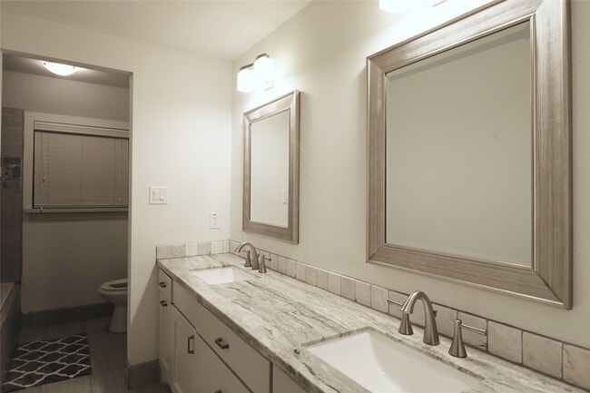 Building Photo - 5638 Grape St