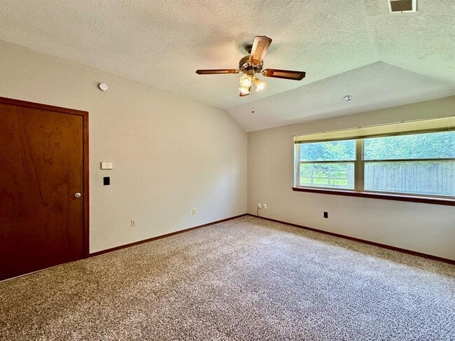 Building Photo - 11628 Lorene Ave