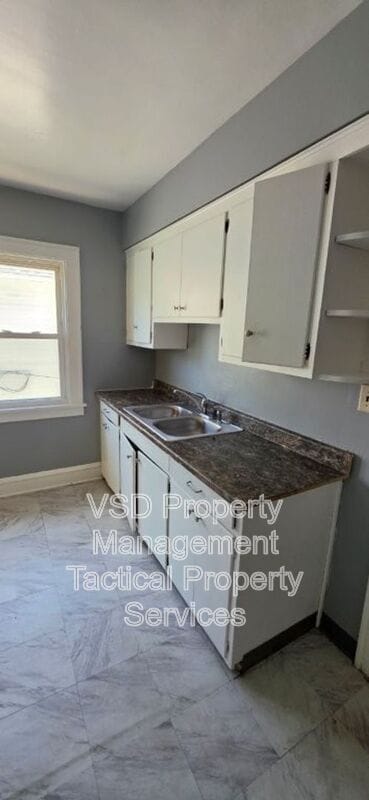 Building Photo - 4024 E 143rd St